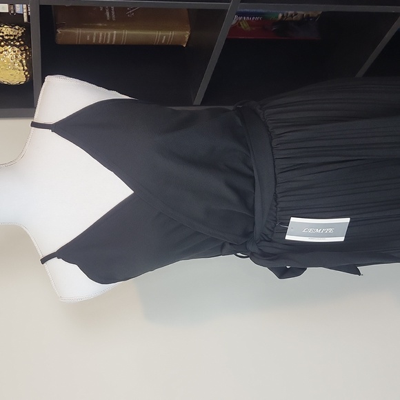 LEMITE Black Wrap Top Adjustable Strap Waist Sash Wide Acordian Leg Jumpsuit - Picture 4 of 16